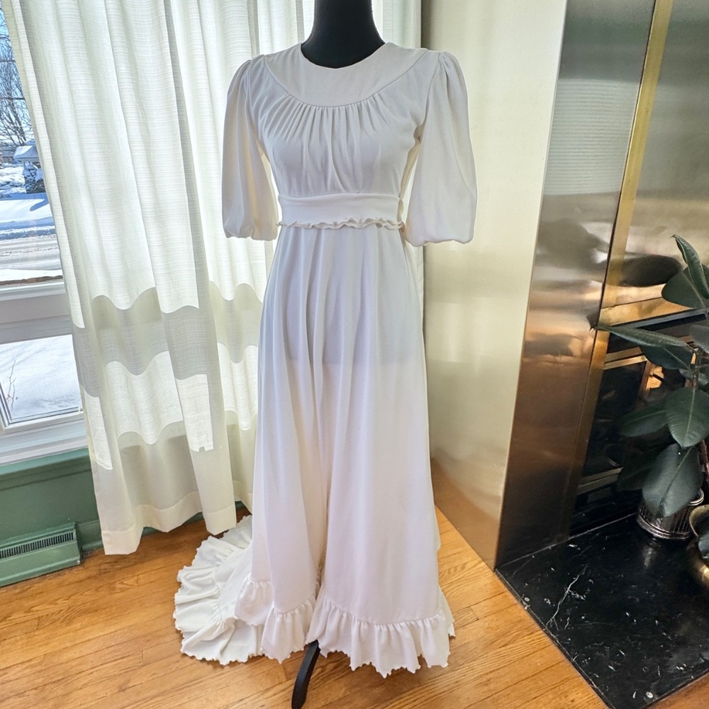 Vintage 1970s wedding gown, minimalist A-line dress, ruffled, modern size 0 (XS)